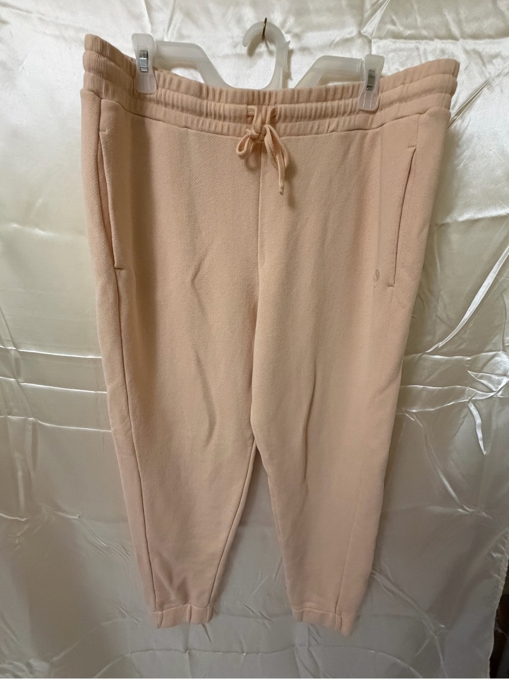 Savvi Women’s XL Peach Jogger Sweatpants Drawstring Pockets Embroidered Logo